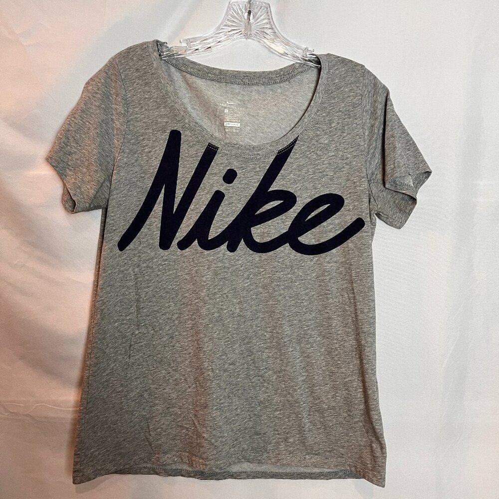 Women's Nike Dri Fit Grey Scoop neck Short sleeve T shirt Size M